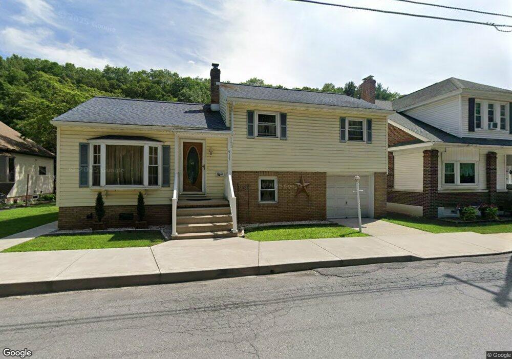 517 Schuylkill Ave, Tamaqua, PA 18252 - photo 1