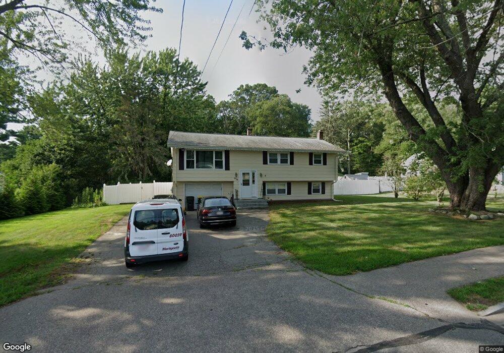 918 S Main St, Bellingham, MA 02019 - photo 1