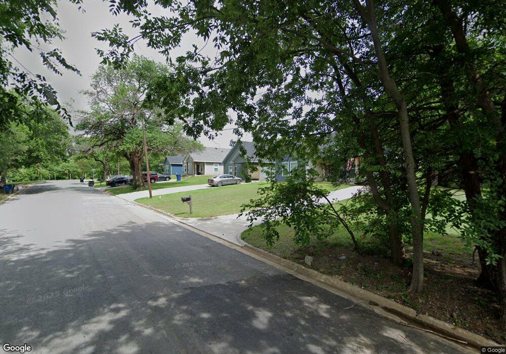 120 E Day St, Denison, TX 75021 - photo 1