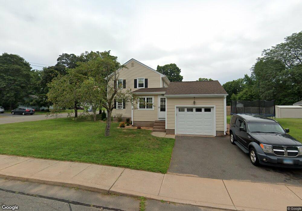 4 Hoffman Rd, Manchester, CT 06042 - photo 1