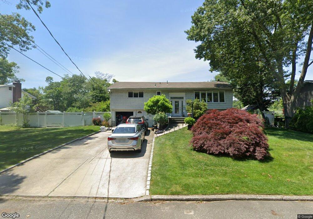 22 Baywood Ln, Bayport, NY 11705 - photo 1