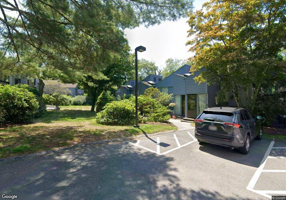 207 Meadows Edge, Acton, MA 01718 - photo 1