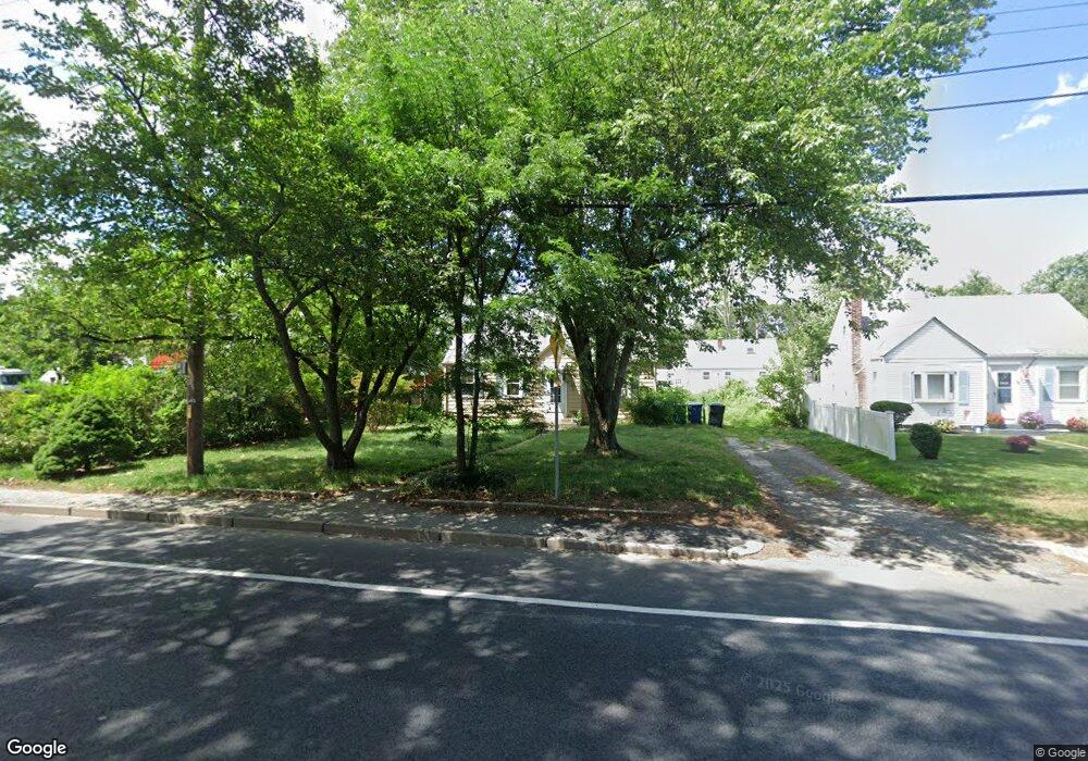 2907 W Shore Rd, Warwick, RI 02886 - photo 1