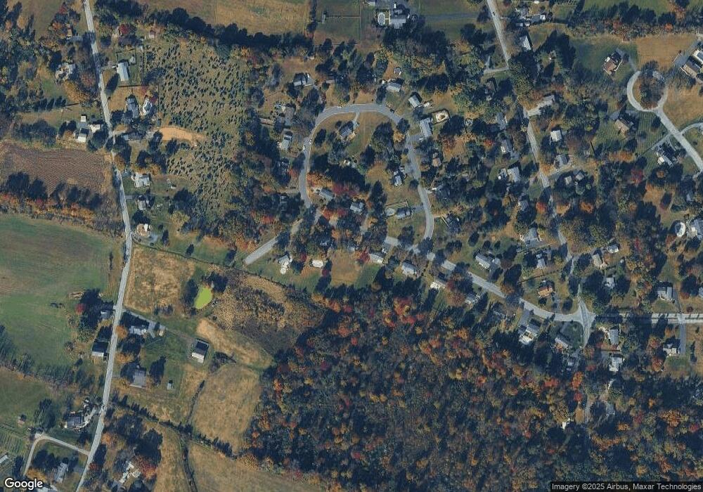 820 Hunters Run Rd, Pottstown, PA 19465 - photo 1