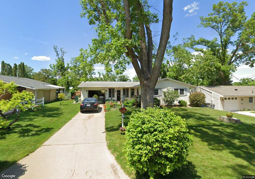 1277 33rd St SE, Cedar Rapids, IA 52403 - photo 1