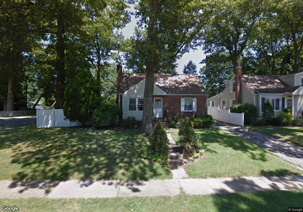 30 Buckeye Rd, Glen Cove, NY 11542 - photo 1