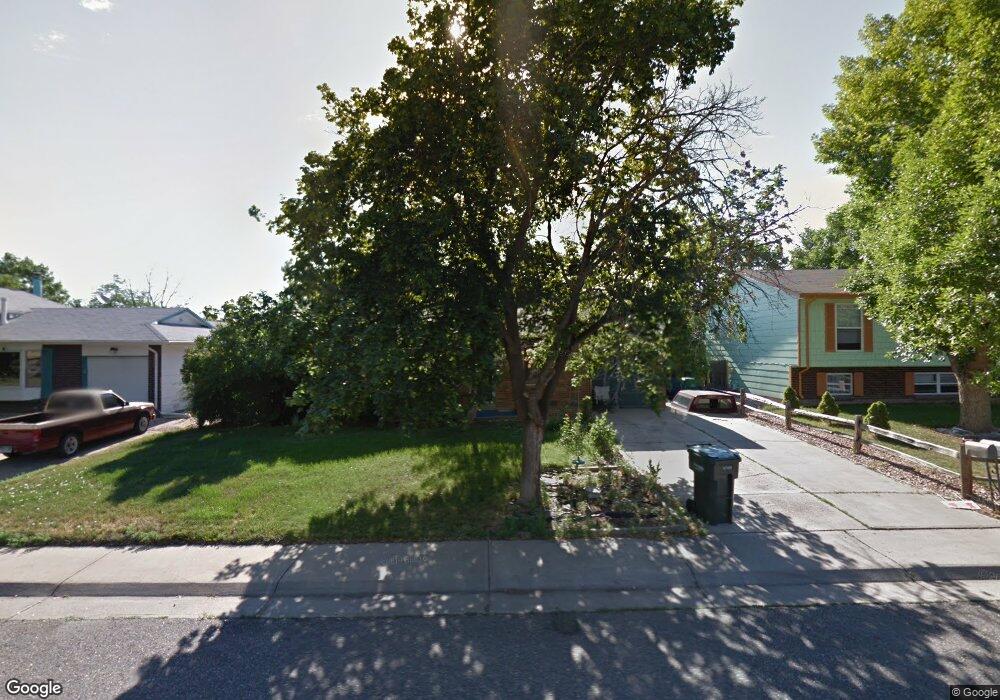 1072 Lewiston St, Aurora, CO 80011 - photo 1