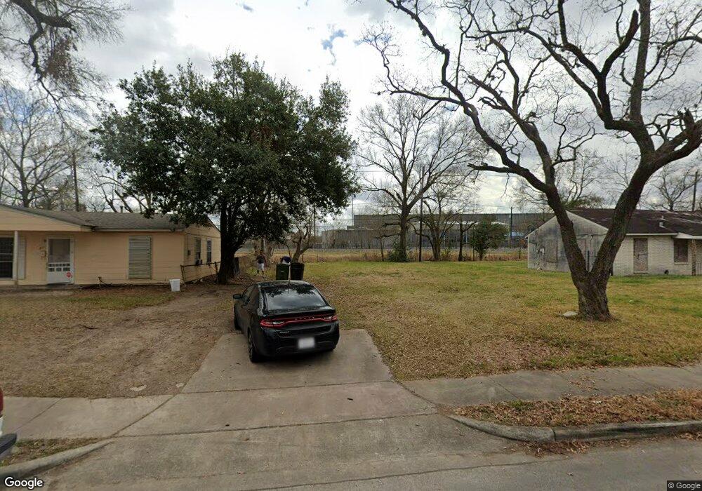6327 Beekman Rd, Houston, TX 77021 - photo 1