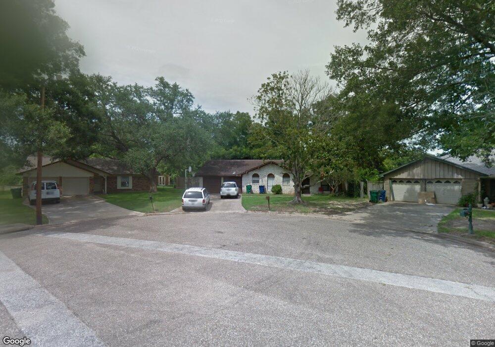 3705 Wilshire Dr, Alvin, TX 77511 - photo 1