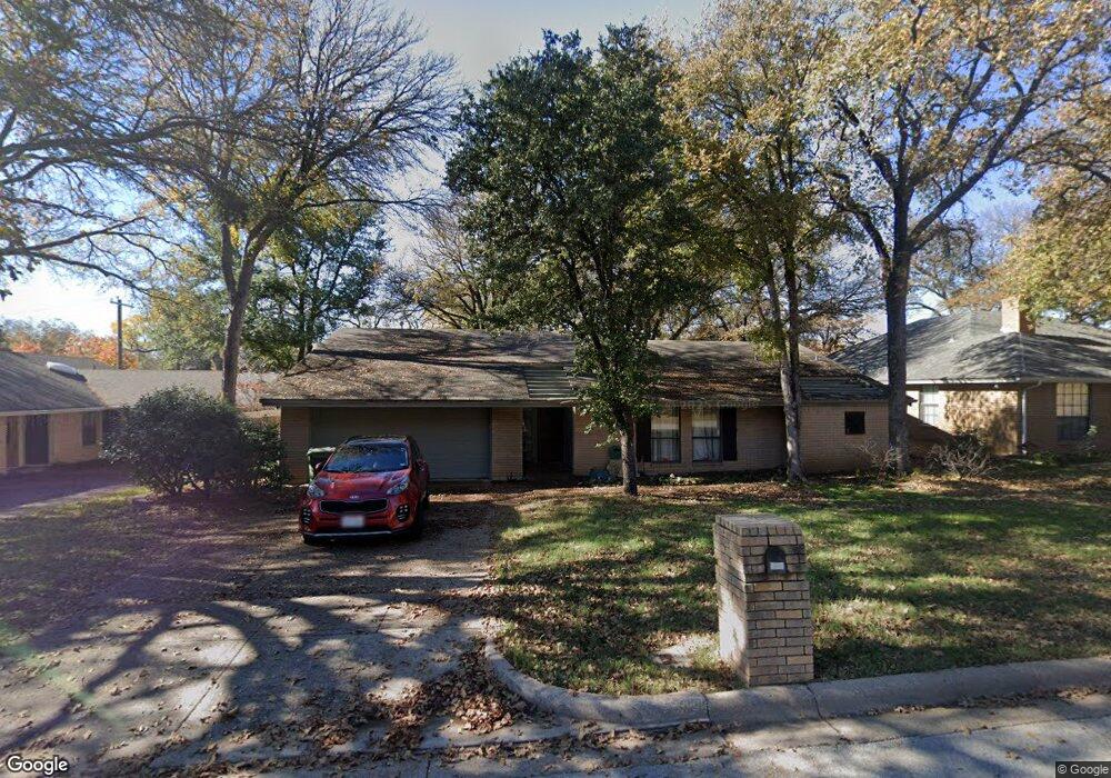 509 Greenwood Cir, Hurst, TX 76053 - photo 1