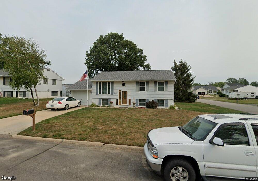 3006 Carriage Dr SW, Cedar Rapids, IA 52404 - photo 1