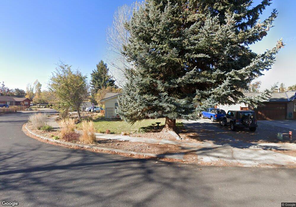 2721 SW 26th St, Redmond, OR 97756 - photo 1