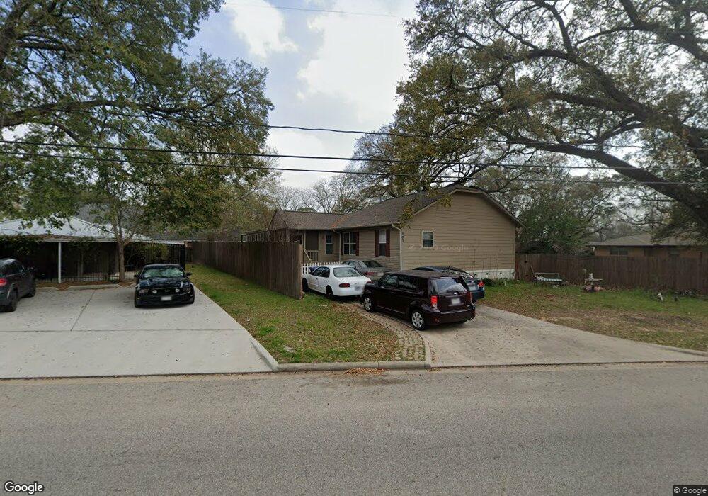 303 Baker Dr, Tomball, TX 77375 - photo 1