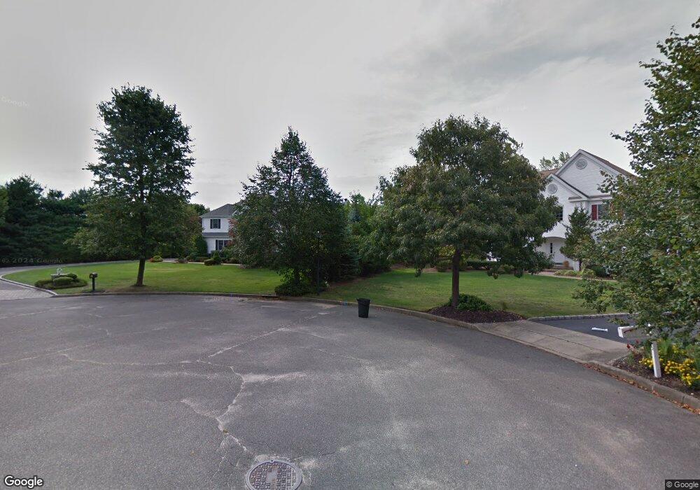 4 Astor Ct, Dix Hills, NY 11746 - photo 1