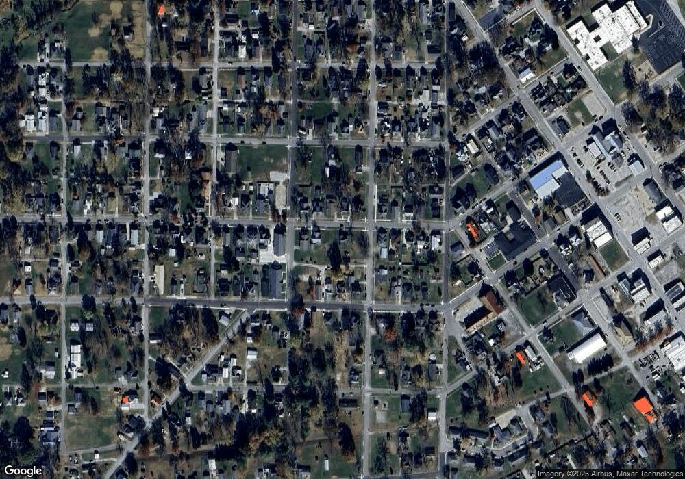 507 W 4th St, Bicknell, IN 47512 - photo 1