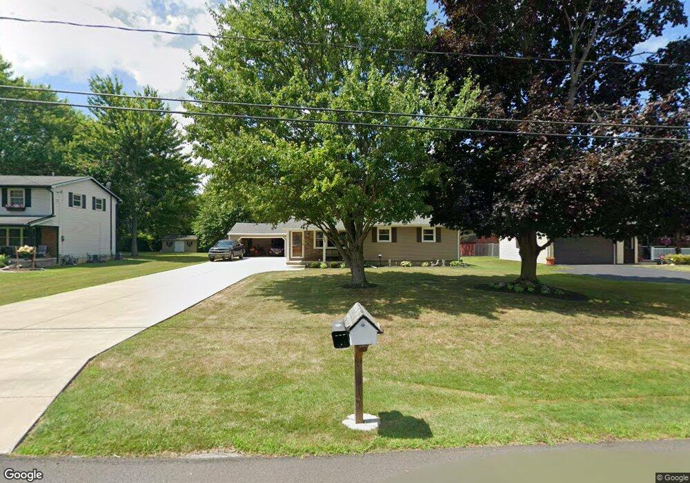 7258 Graydon Dr, North Tonawanda, NY 14120 - photo 1