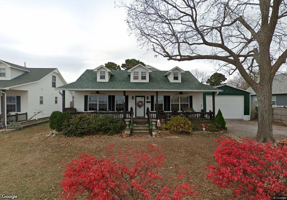 820 E Elm Ave, Eufaula, OK 74432 - photo 1