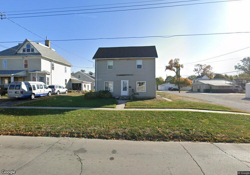 208 E 4th St S, Newton, IA 50208 - photo 1