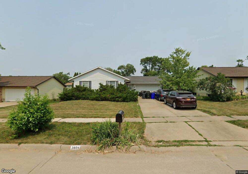 3804 Sue Ln NW, Cedar Rapids, IA 52405 - photo 1