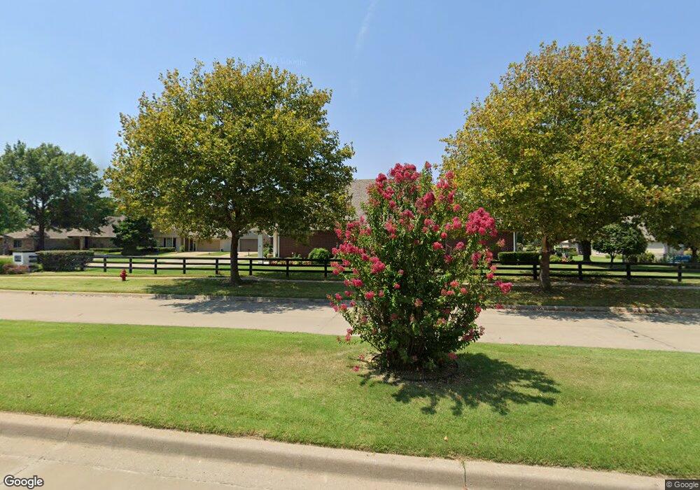 422 N Forest Ridge Blvd, Broken Arrow, OK 74014 - photo 1