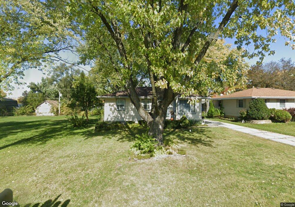 9 Deer Path, Lake In the Hills, IL 60156 - photo 1