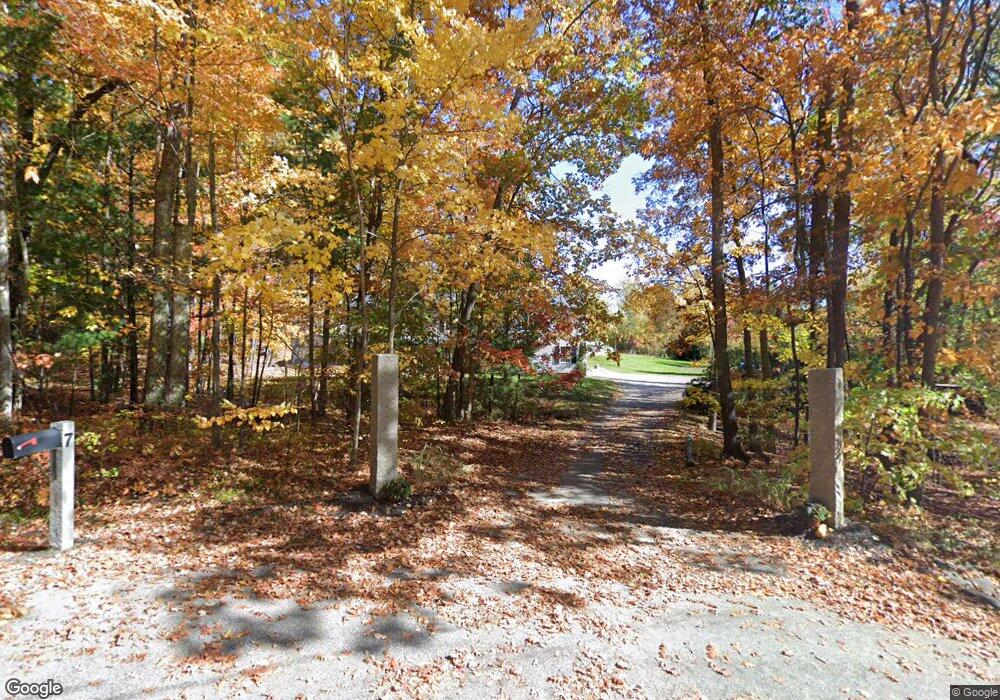 7 Birchwood Ln, Hooksett, NH 03106 - photo 1