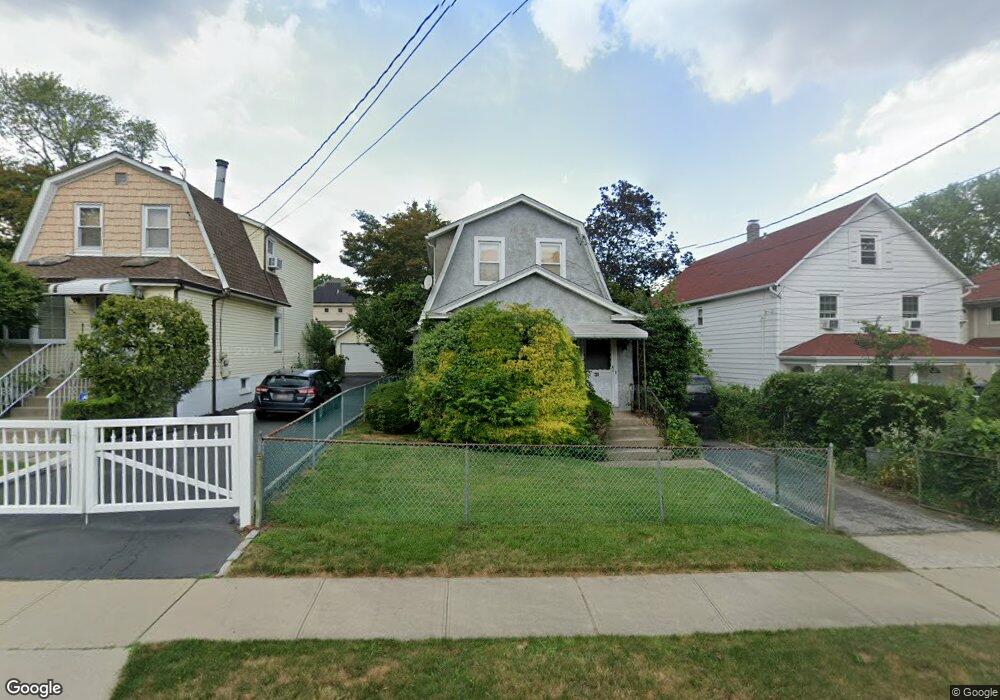 31 North Rd, Great Neck, NY 11024 - photo 1