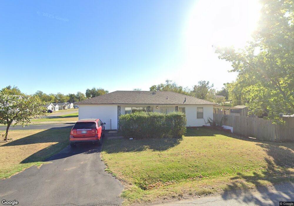 2421 N Park Ave, Shawnee, OK 74804 - photo 1