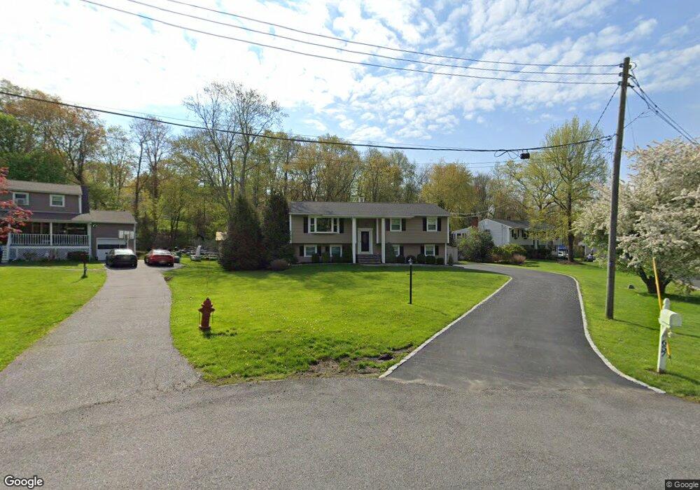 657 Toni Ct, Yorktown Heights, NY 10598 - photo 1