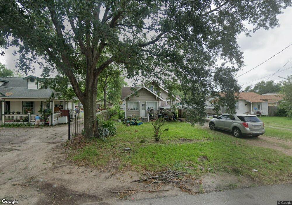 7215 Roswell St, Houston, TX 77022 - photo 1