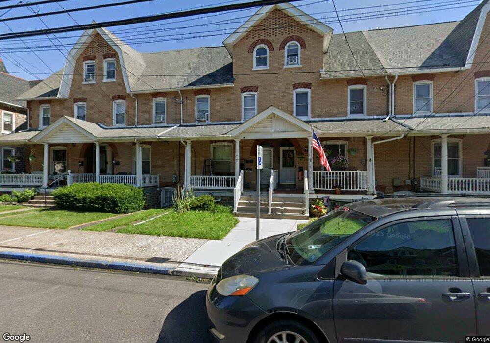 727 Juniper St, Quakertown, PA 18951 - photo 1