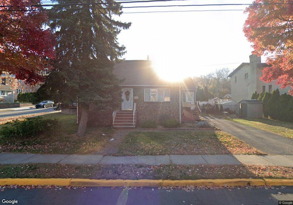 492 Walnut St, Ridgefield, NJ 07657 - photo 1