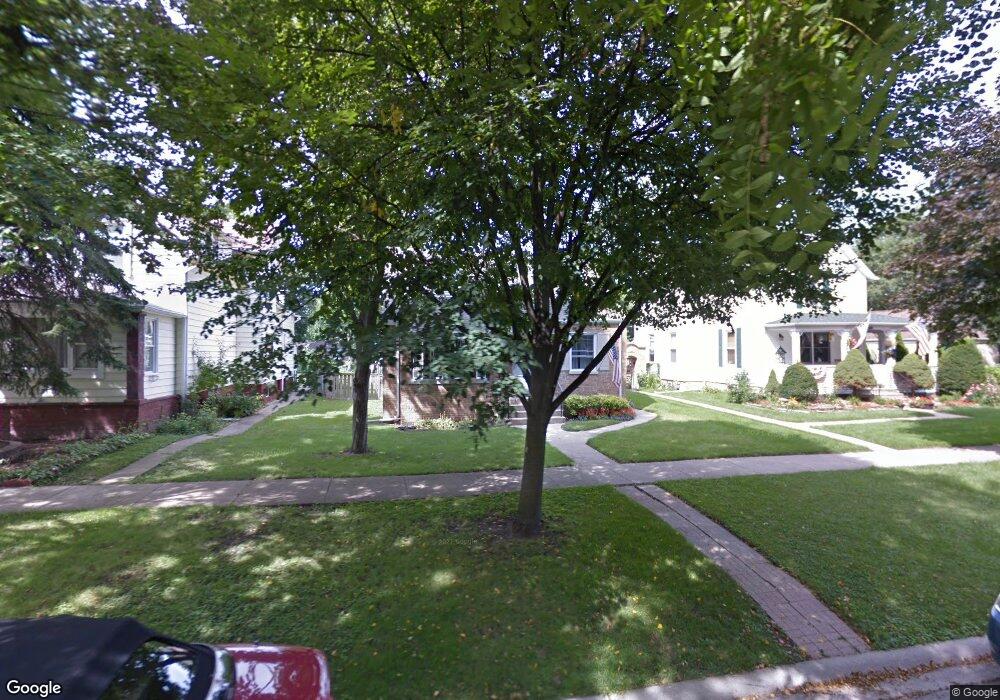 1582 E Walnut Ave, Des Plaines, IL 60016 - photo 1