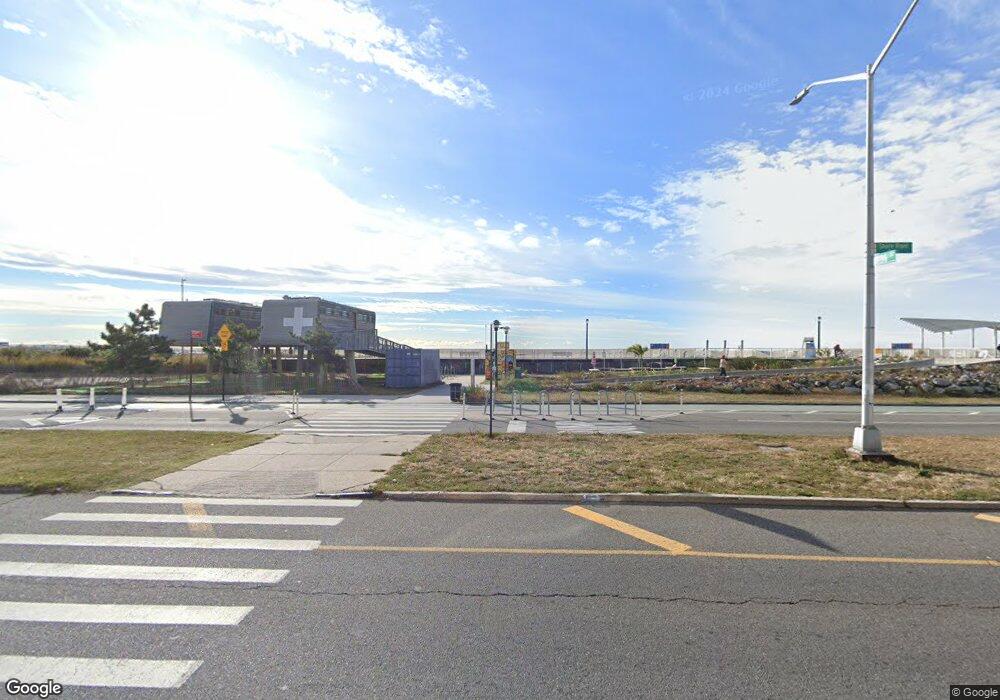 9610 Shore Front Pkwy unit 2B, Far Rockaway, NY 11693 - photo 1