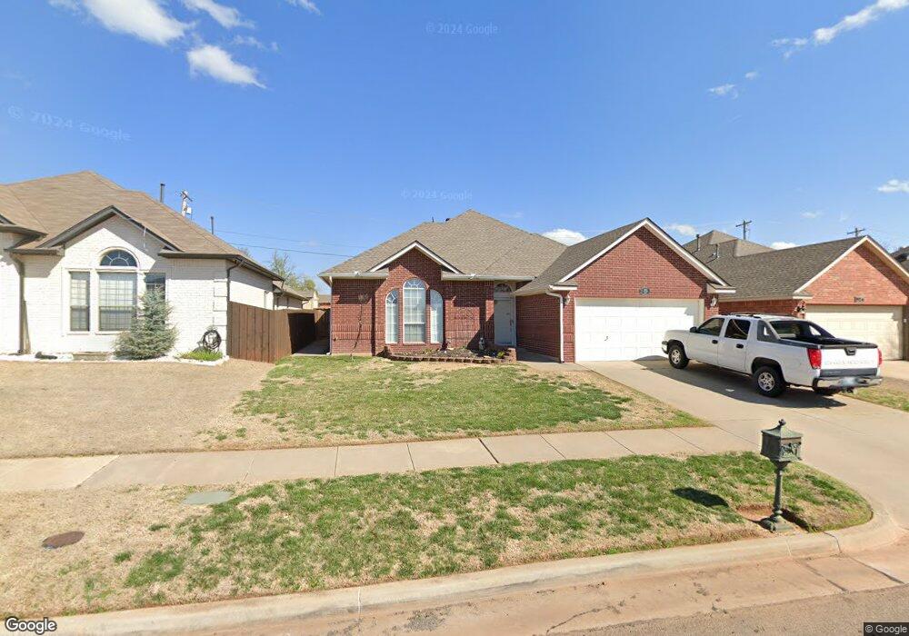 928 Elm Creek Dr, Moore, OK 73160 - photo 1