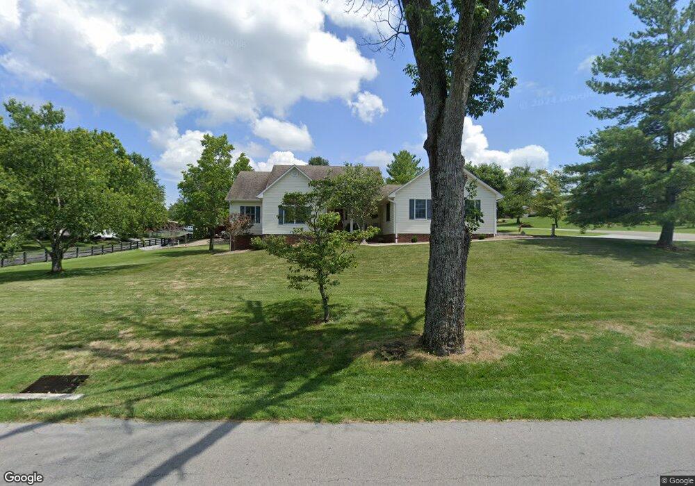 843 Beaumont Ave, Harrodsburg, KY 40330 - photo 1