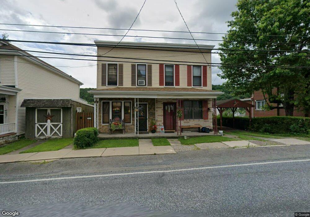 204 Market St, Cumbola, PA 17930 - photo 1