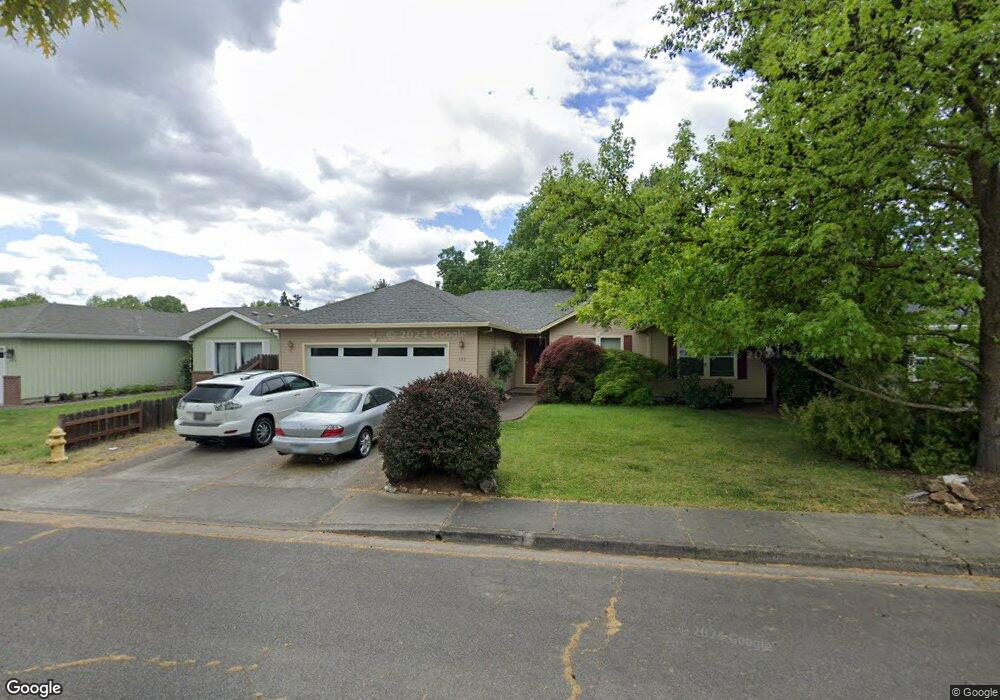 882 Isaac Way, Central Point, OR 97502 - photo 1