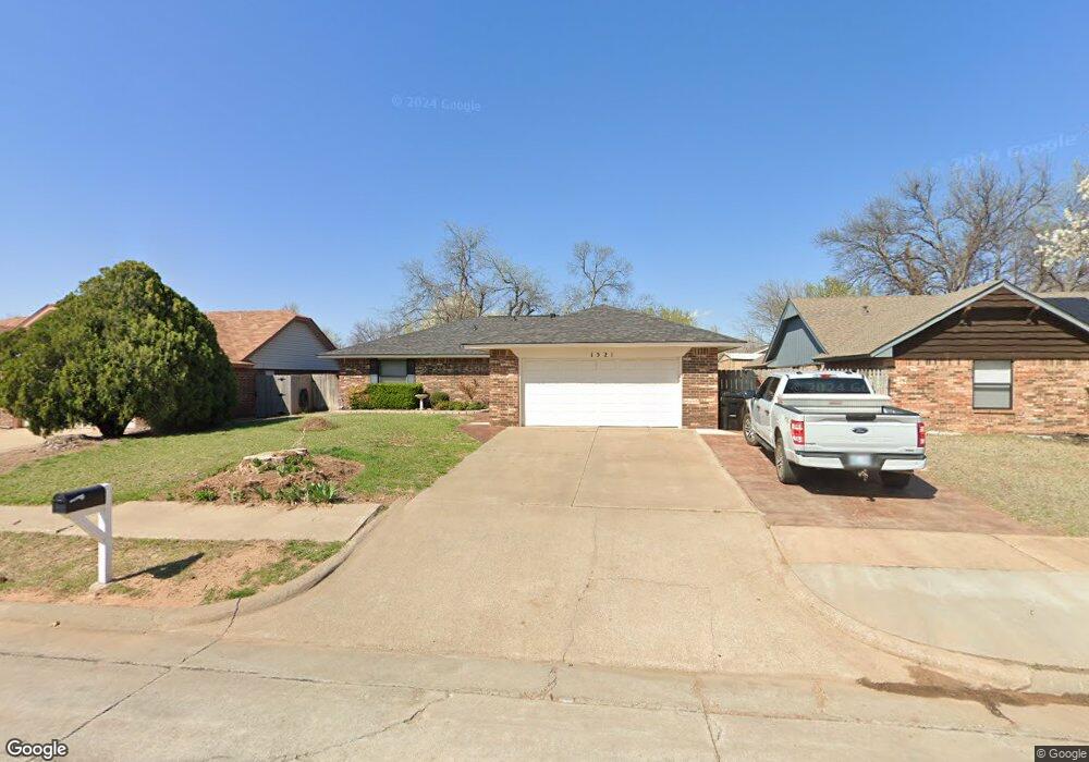 1521 NE 1st St, Moore, OK 73160 - photo 1