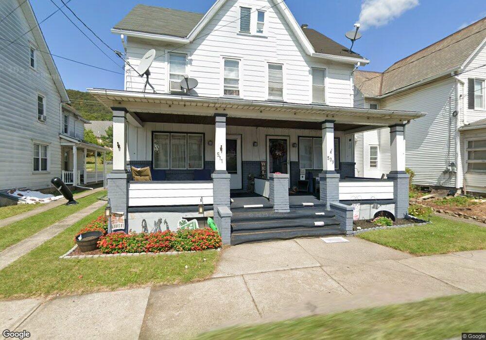 511 W Pennsylvania Ave, Pen Argyl, PA 18072 - photo 1