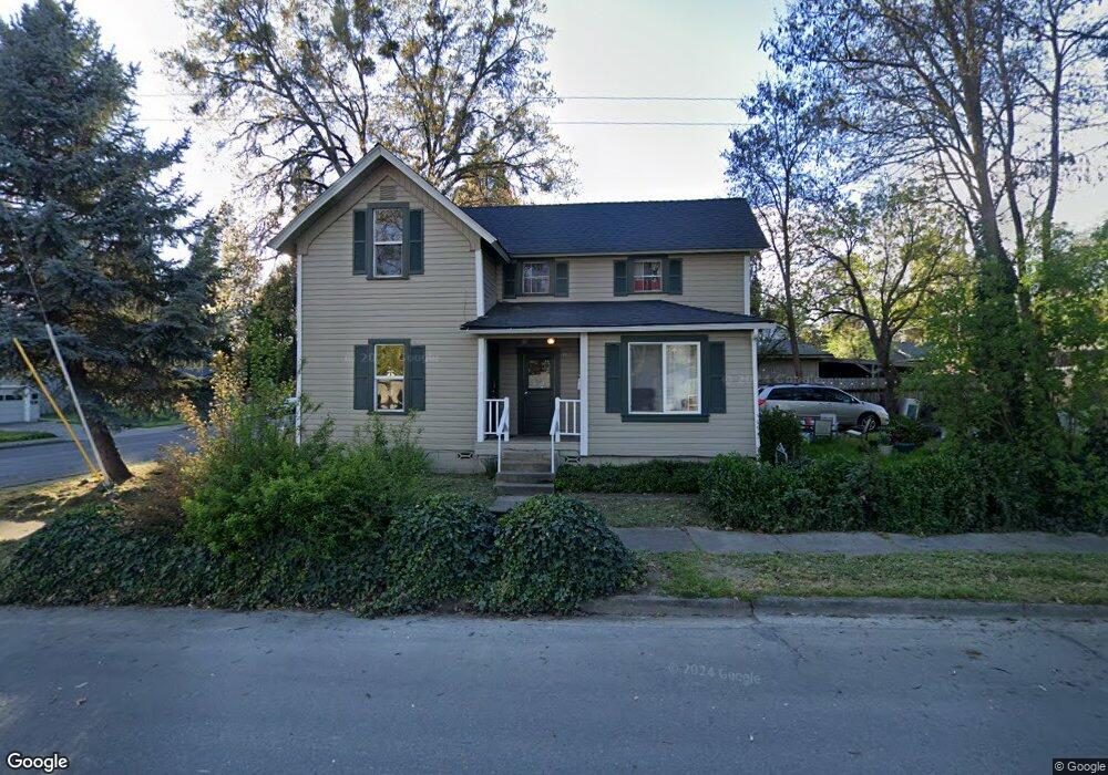 402 NW Booth St, Grants Pass, OR 97526 - photo 1