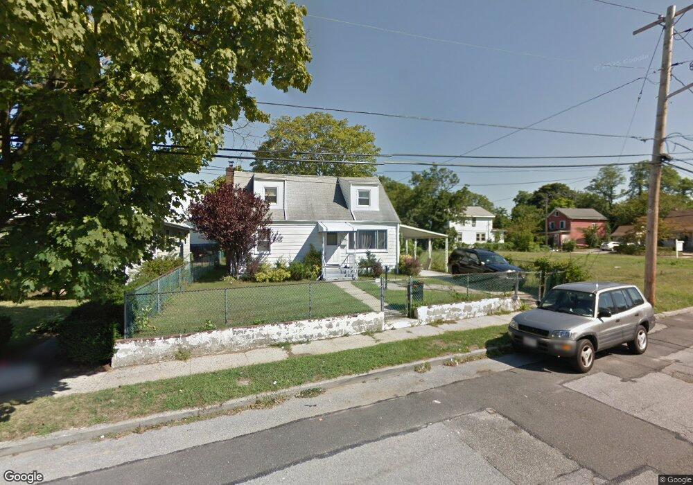 1043 Mahopac Rd, West Hempstead, NY 11552 - photo 1