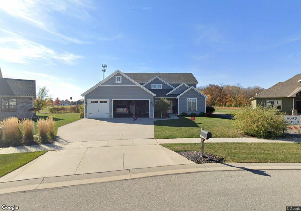 W5829 Hoelzel Way, Appleton, WI 54915 - photo 1
