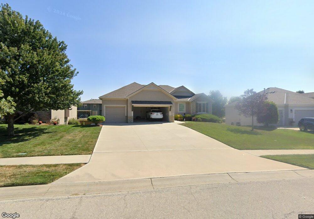 19919 Barker St, Spring Hill, KS 66083 - photo 1