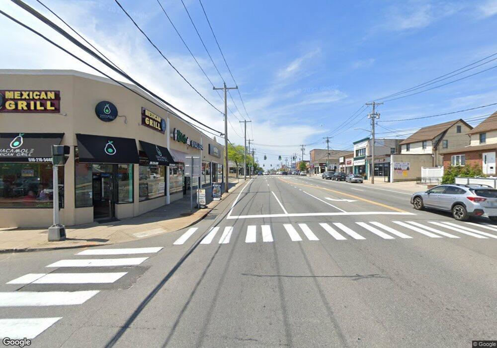 4 Jefferson St, Franklin Square, NY 11010 - photo 1