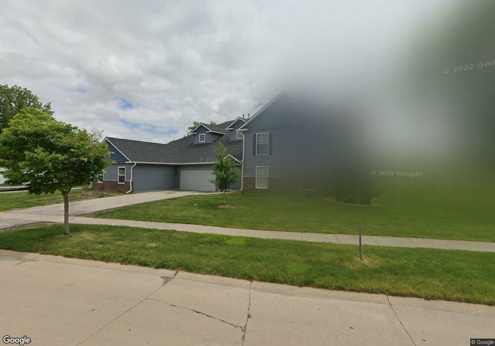 4300 Westchester Dr NE, Cedar Rapids, IA 52402 - photo 1