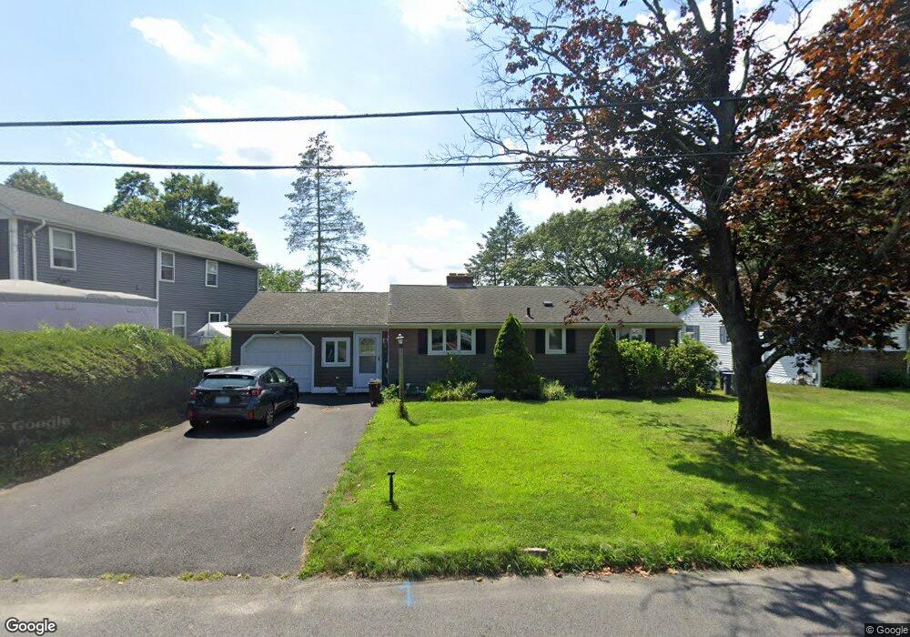 31 Lakecrest Dr, Warwick, RI 02889 - photo 1