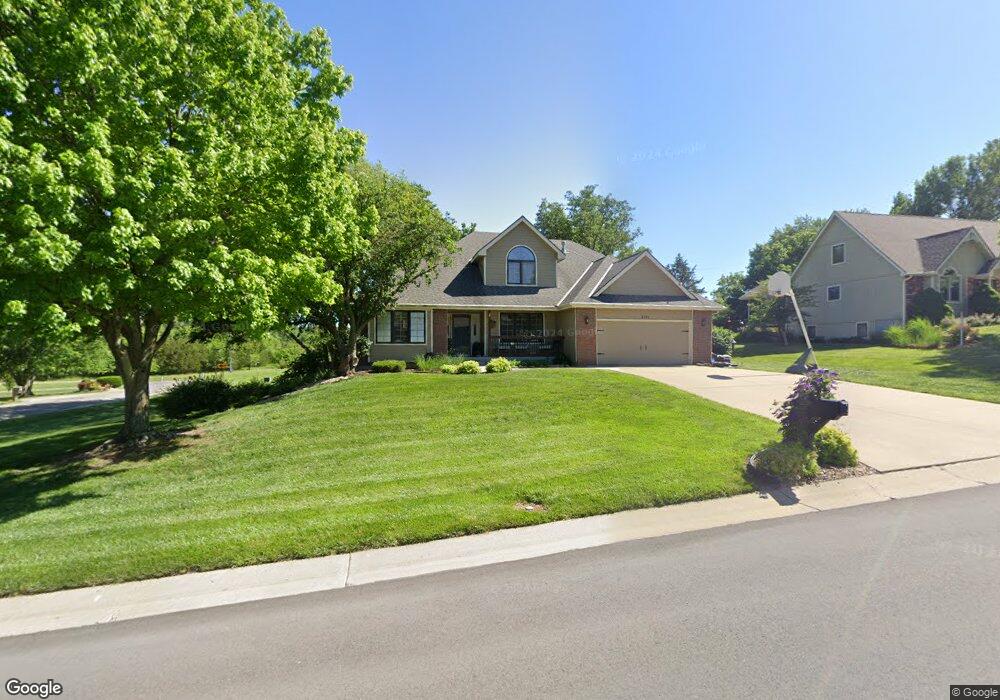 7101 SW Lancelot Ln, Topeka, KS 66610 - photo 1