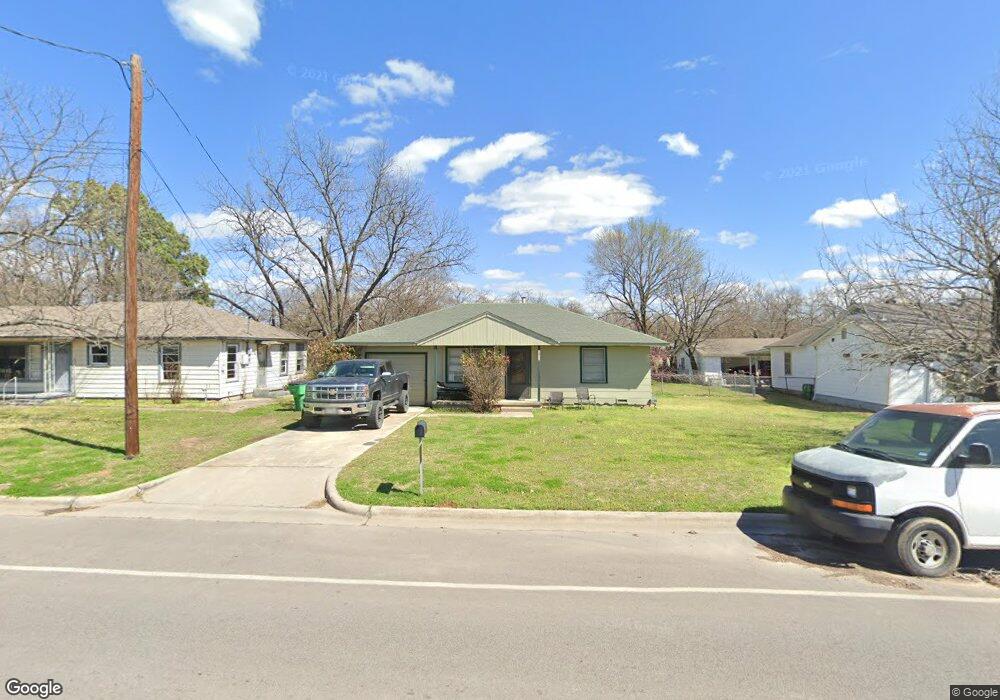 1408 S Grand Ave, Gainesville, TX 76240 - photo 1