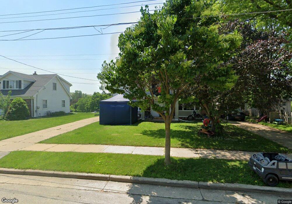 1930 Cardinal Dr, Waukesha, WI 53186 - photo 1